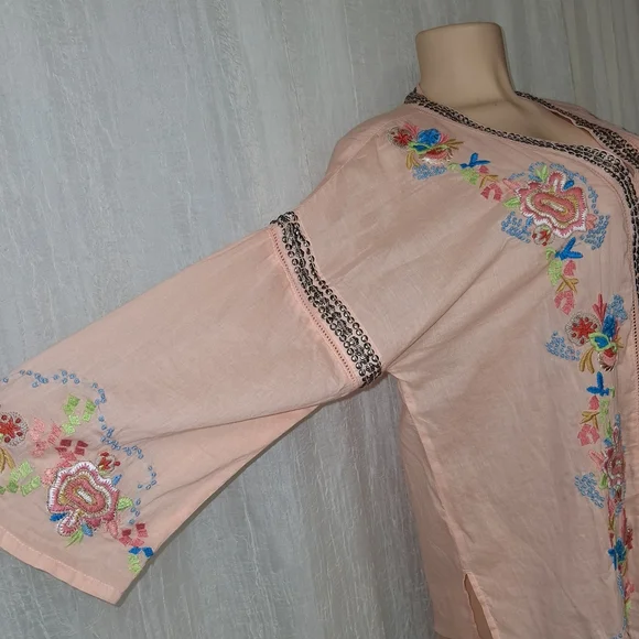 Embroidered Pink Floral Women's Top - Picture 4 of 11